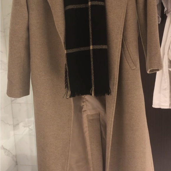 Set . If you get coat . Scarf is free. - Picture 2 of 14